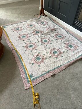Handmade Floral Star Patchwork Quilt in Pink and light green